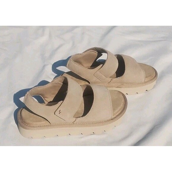Koolaburra by UGG Tizz Sandal Womens Size 8 Desert Stone Suede Adjustable NEW - Picture 2 of 5